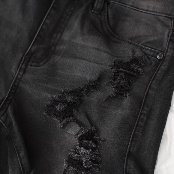 SoldOut11thStreet - Picture 5 of 5